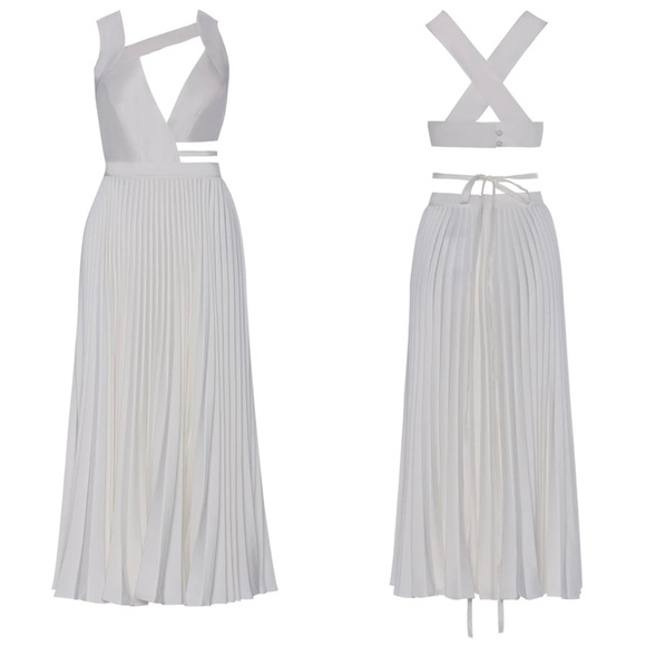 Auteur Dresses & Skirts - AUTEUR Valetta Silk Pleated Cut Out Midi Dress NWT